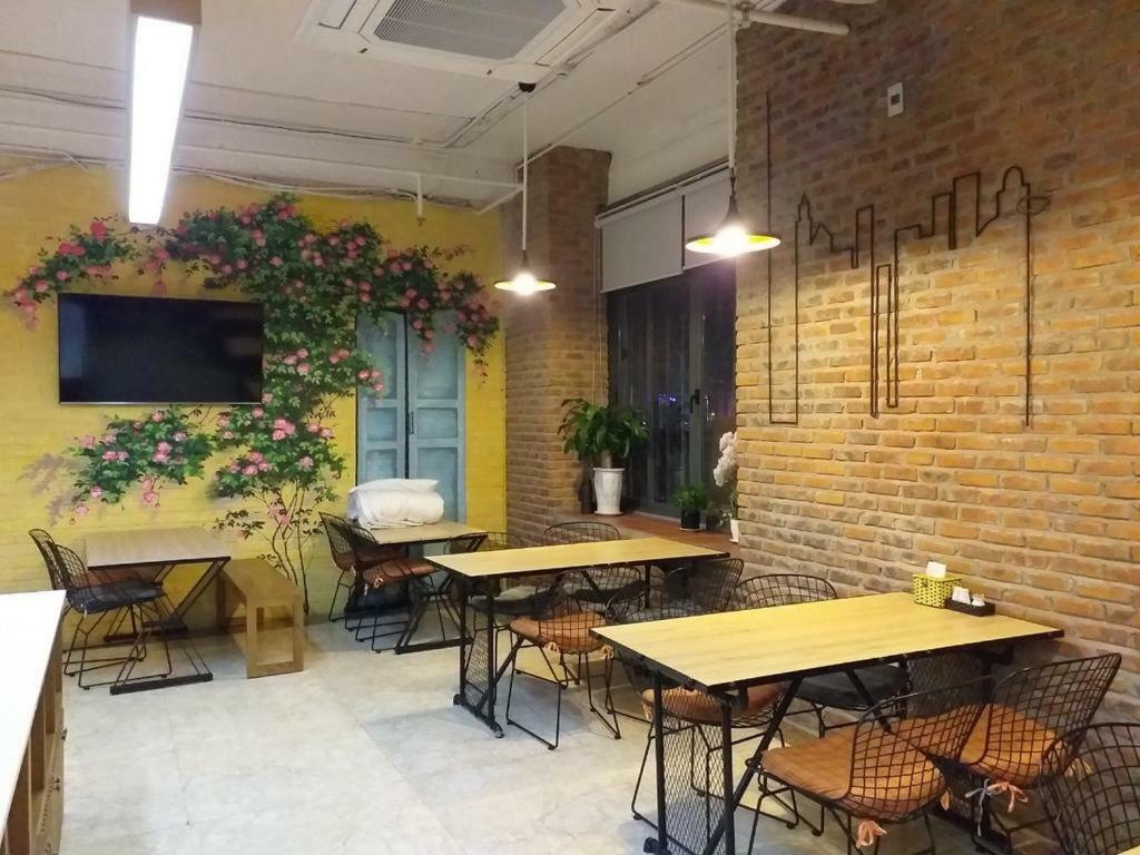 Rosetta Beach Hotel & Apartment Дананг Екстериор снимка