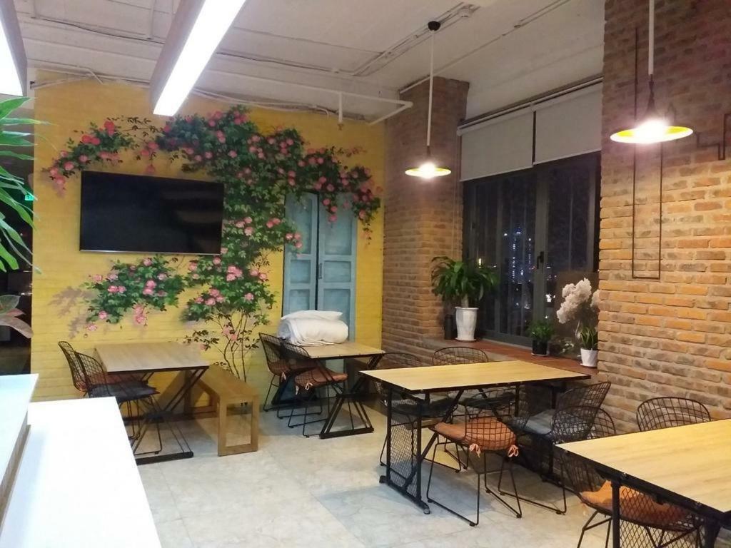 Rosetta Beach Hotel & Apartment Дананг Екстериор снимка